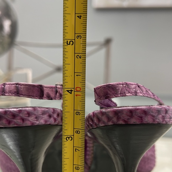 BCBGirls 6.5 eggplant/aubergine anaconda print sling back  pointy toe heel. - Picture 8 of 8